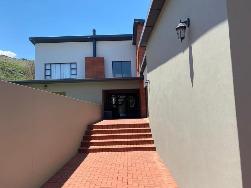 5 Bedroom Property for Sale in Queenstown Eastern Cape